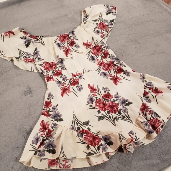 Floral Romper, Size M - Picture 4 of 5
